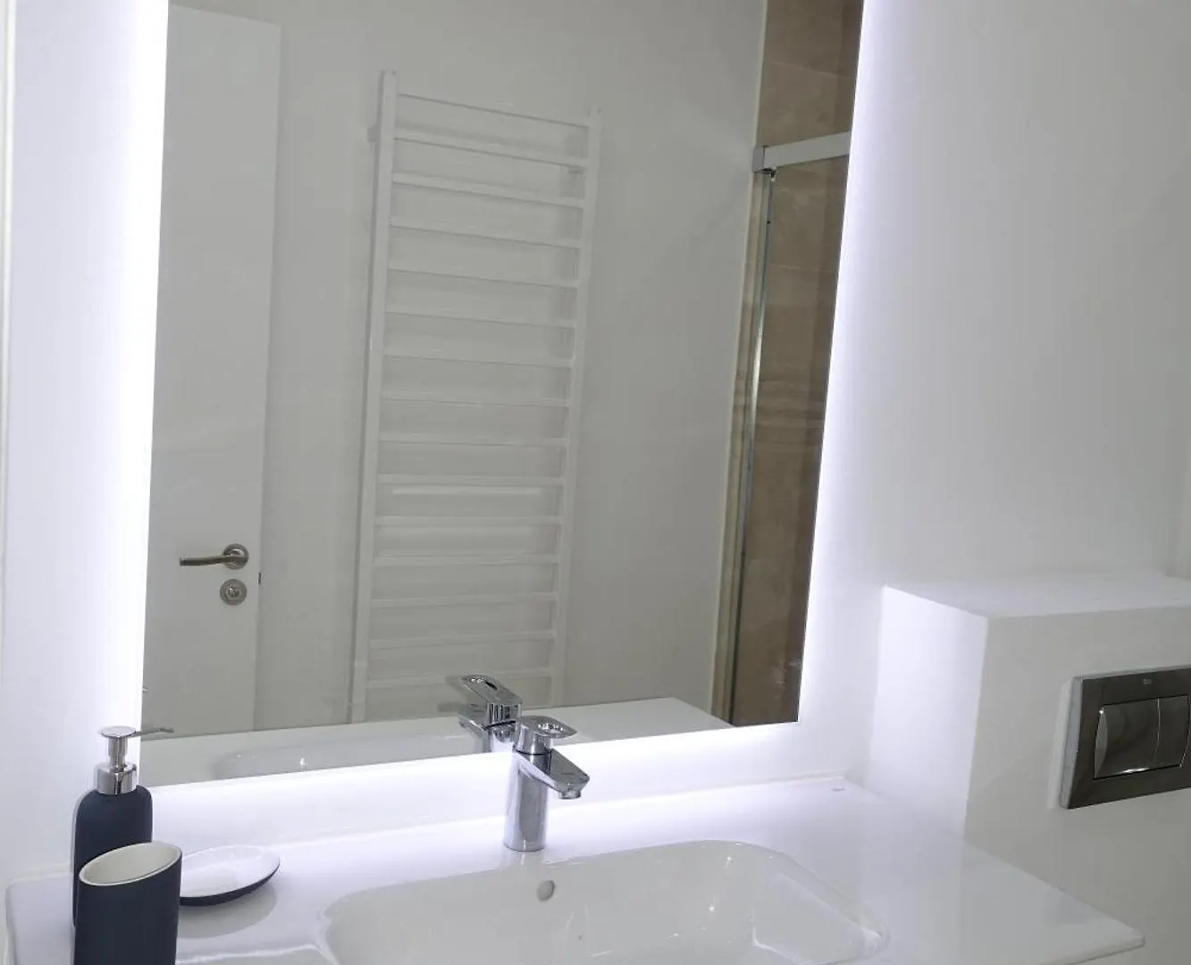 State Of The Art Apartment マガルフ